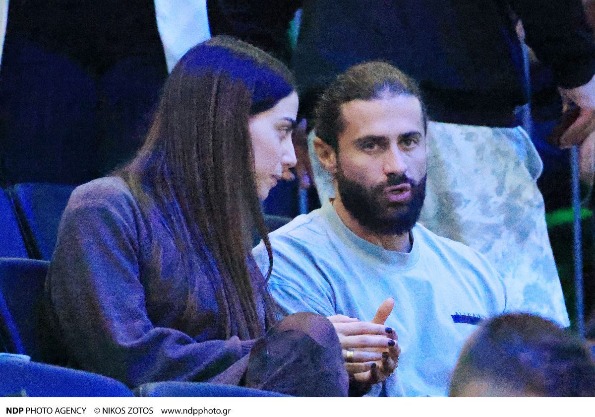 Η Δανάη Βαρθολομάτου και ο Κωνσταντίνος Βασάλος στο γήπεδο