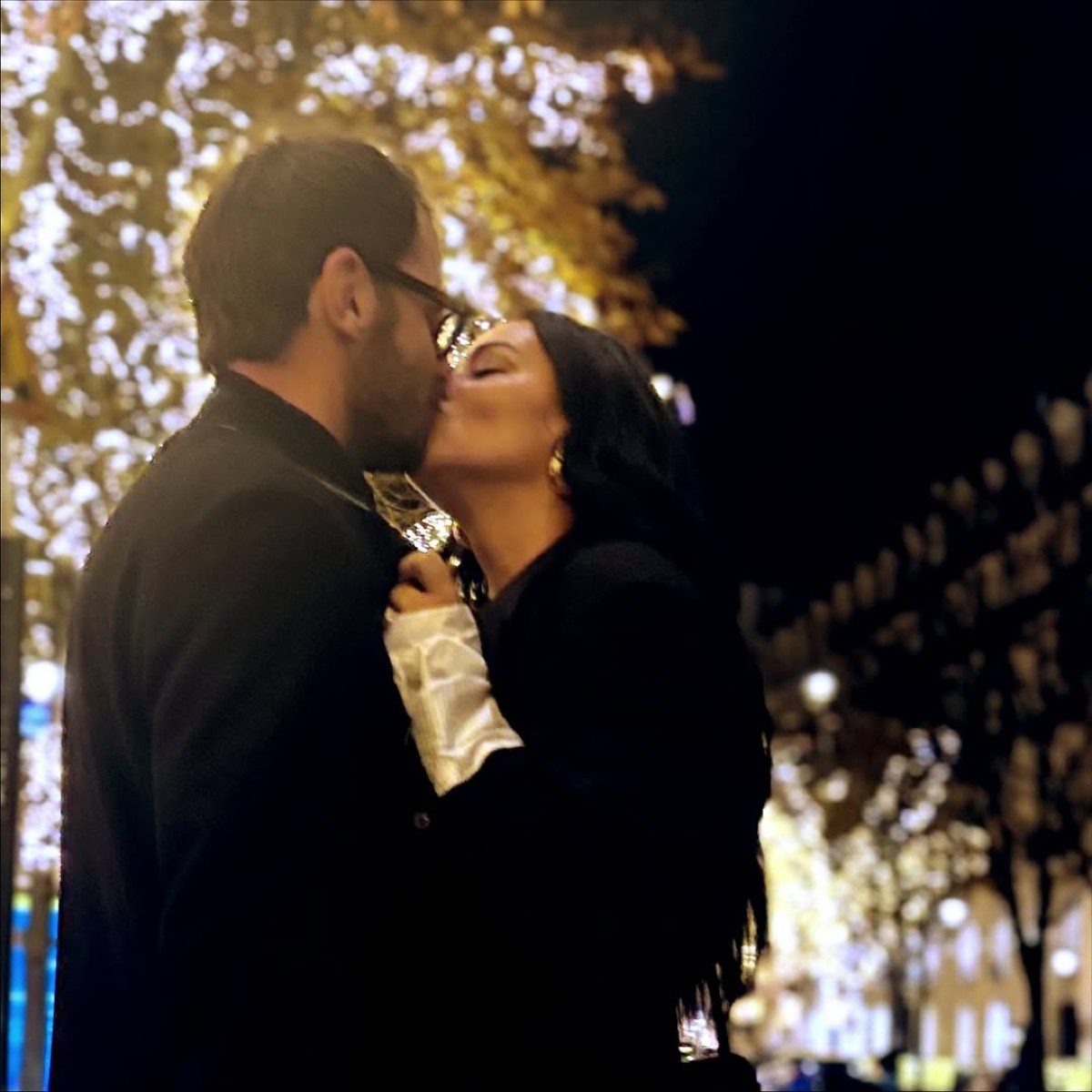 Η Ζενεβιέβ Μαζαρί με τον σύζυγό της στο Παρίσι