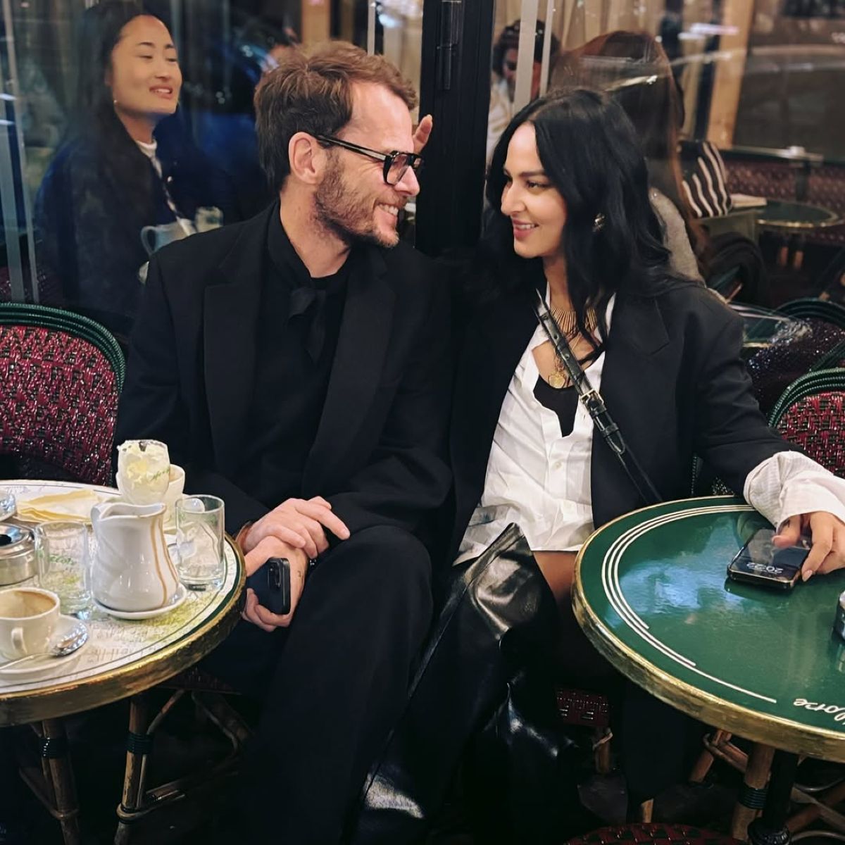 Η Ζενεβιέβ Μαζαρί με τον σύζυγό της στο Παρίσι