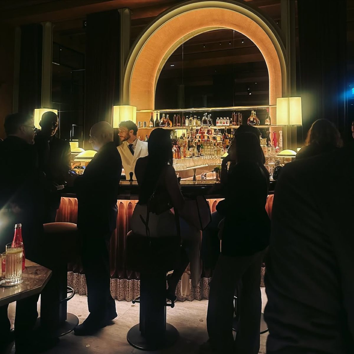 Η Ζενεβιέβ Μαζαρί με τον σύζυγό της στο Παρίσι