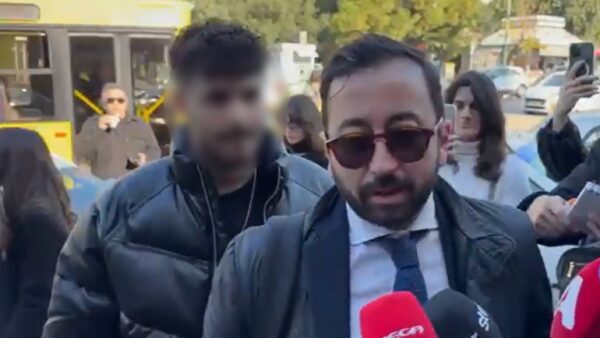 O 21χρονος που κατηγορεί τον Γιώργο Μαζωνάκη για ασέλγεια