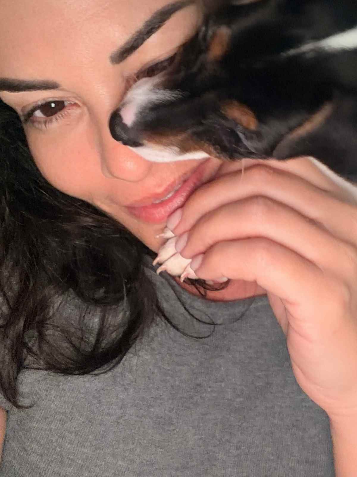 Το κουτάβι που έκανε δώρο ο Γιώργος Καραθανάσης στη Μαρία Κορινθίου