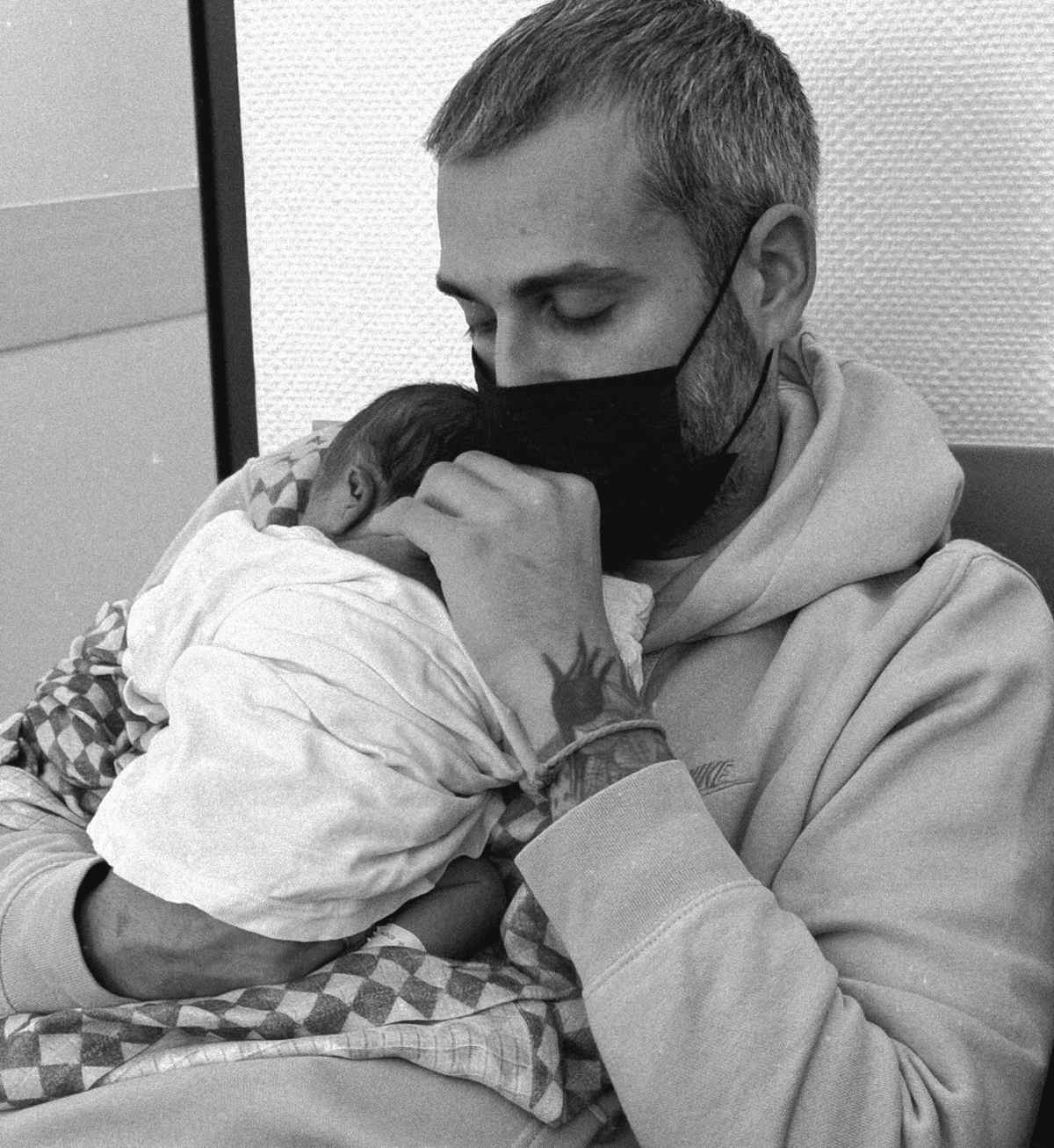 Η ανάρτηση του Γιώργου Τσούλη για τη γέννηση της κόρης του