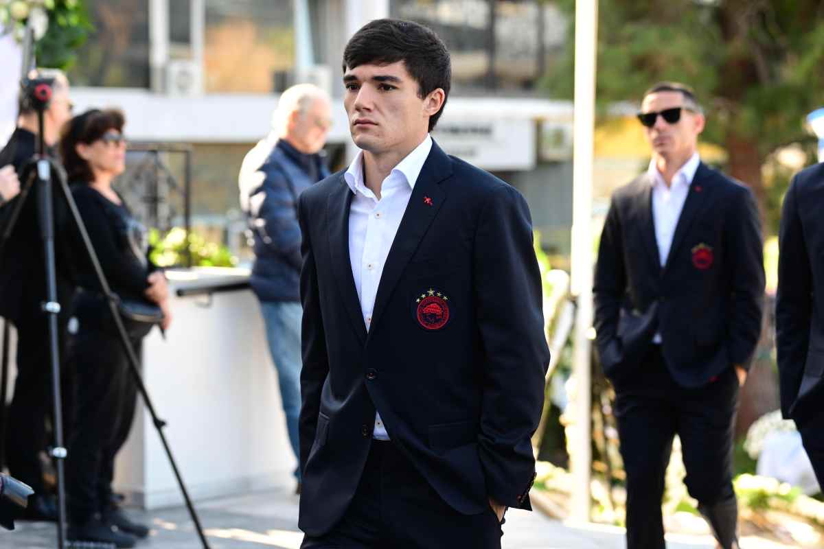 Βαγγέλης Μαρινάκης: Σε κλίμα συγκίνησης η κηδεία της μητέρας του, Ειρήνης (Φωτογραφίες)