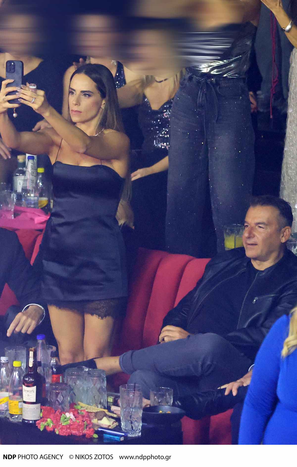 Λιάγκας - Αντωνά: Full in love στα μπουζούκια - Τα τρυφερά ενσταντανέ και η αγκαλιά (Φωτογραφίες)