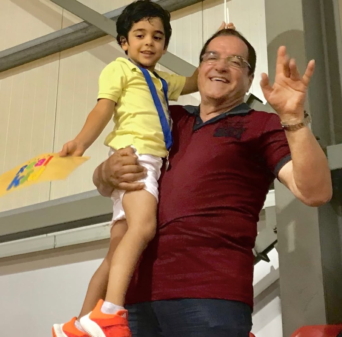 Ο γιος της Μαριάντας Πιερίδη με τον πατέρα της