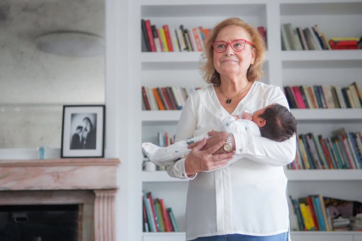 Η Τζένη Θεωνά με τους γονείς της