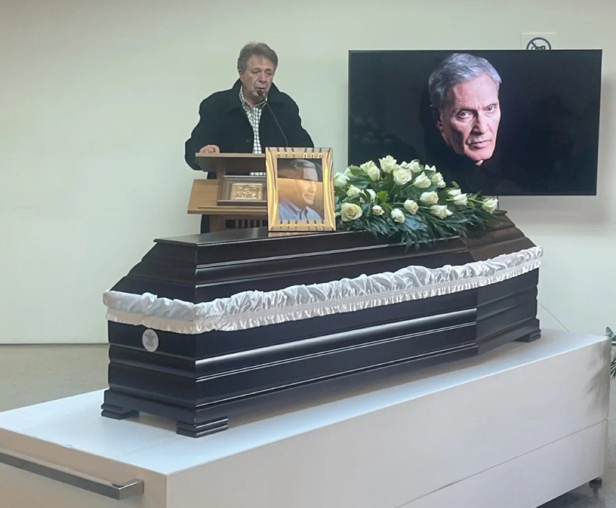 Η κηδεία του Αλμπέρτο Εσκενάζυ