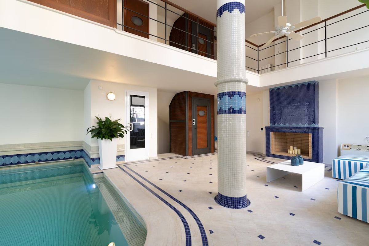 Γαλάνη πισίνα