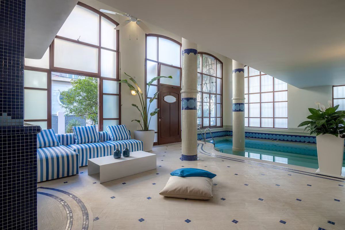 Γαλάνη πισίνα