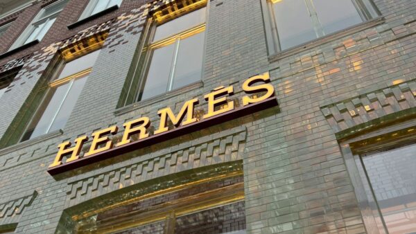 Αυτή είναι η αυθεντική Hermès Birkin που πουλήθηκε για 2,86 εκατομμύρια δολάρια