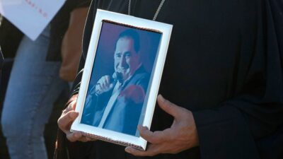 Βασίλης Καρράς