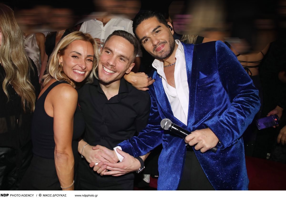 Ο Λευτέρης Πετρούνιας και η Βασιλική Μιλλούση στο πάρτι γενεθλίων του στα μπουζούκια με τον Χρήστο Μάστορα