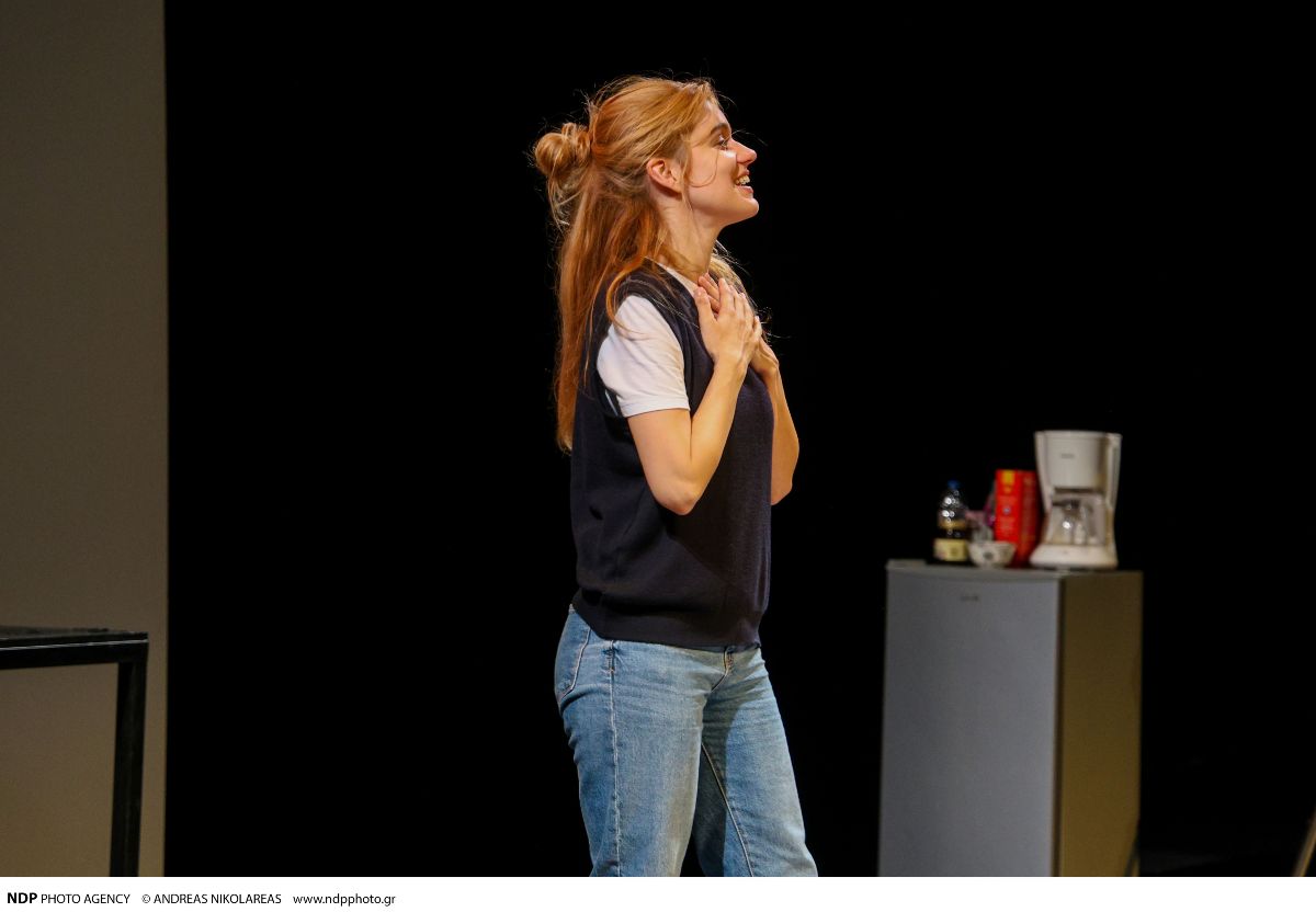 Η Νατάσα Εξηνταβελώνη σε έξοδό της