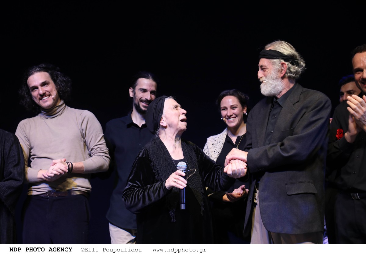 Η σύζυγος του Νίκου Ξυλούρη στην αφιερωματική παράστασή του 