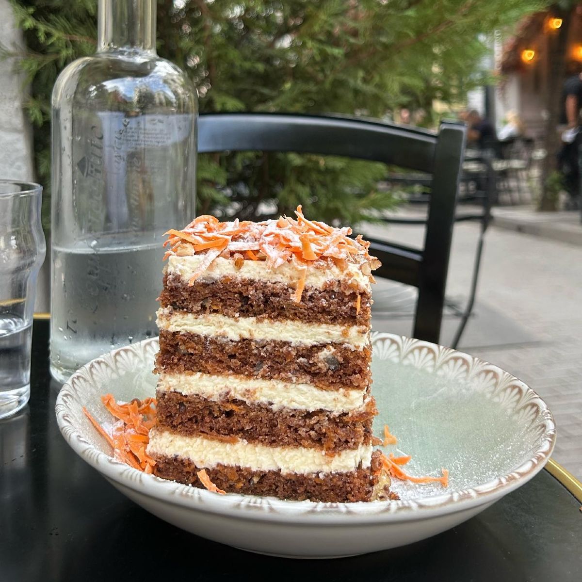 Το Σερμπετόσπιτο της Νάνσυς: Γιατί για χρόνια όλοι μιλούν γι' αυτό το μαγαζί στου Ψυρρή;