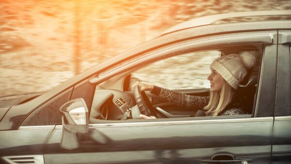 οδήγηση αυτοκινήτου από γυναίκα