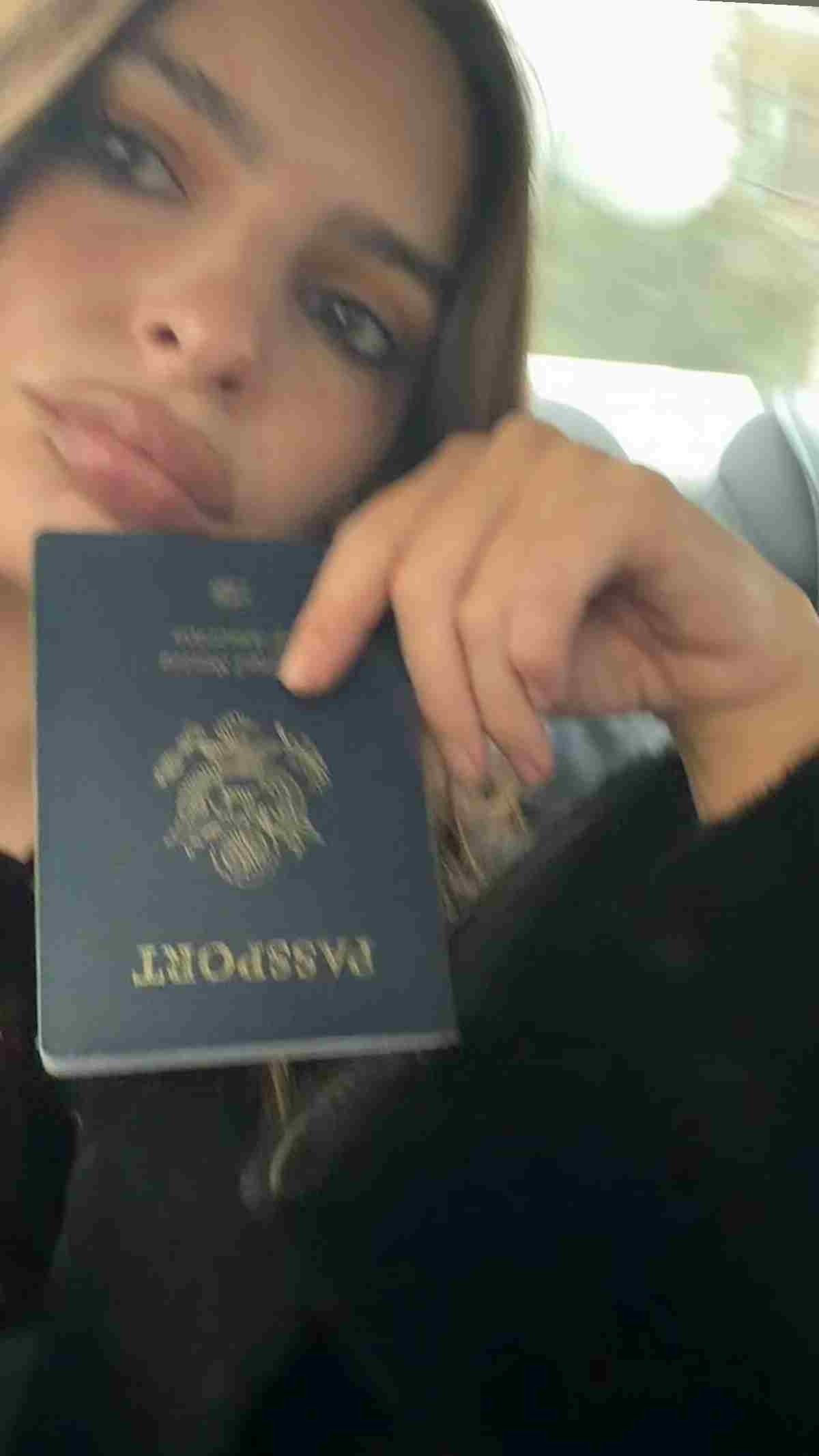 H ανάρτηση της Έμιλι Ραταϊκόφσκι από την Αθήνα