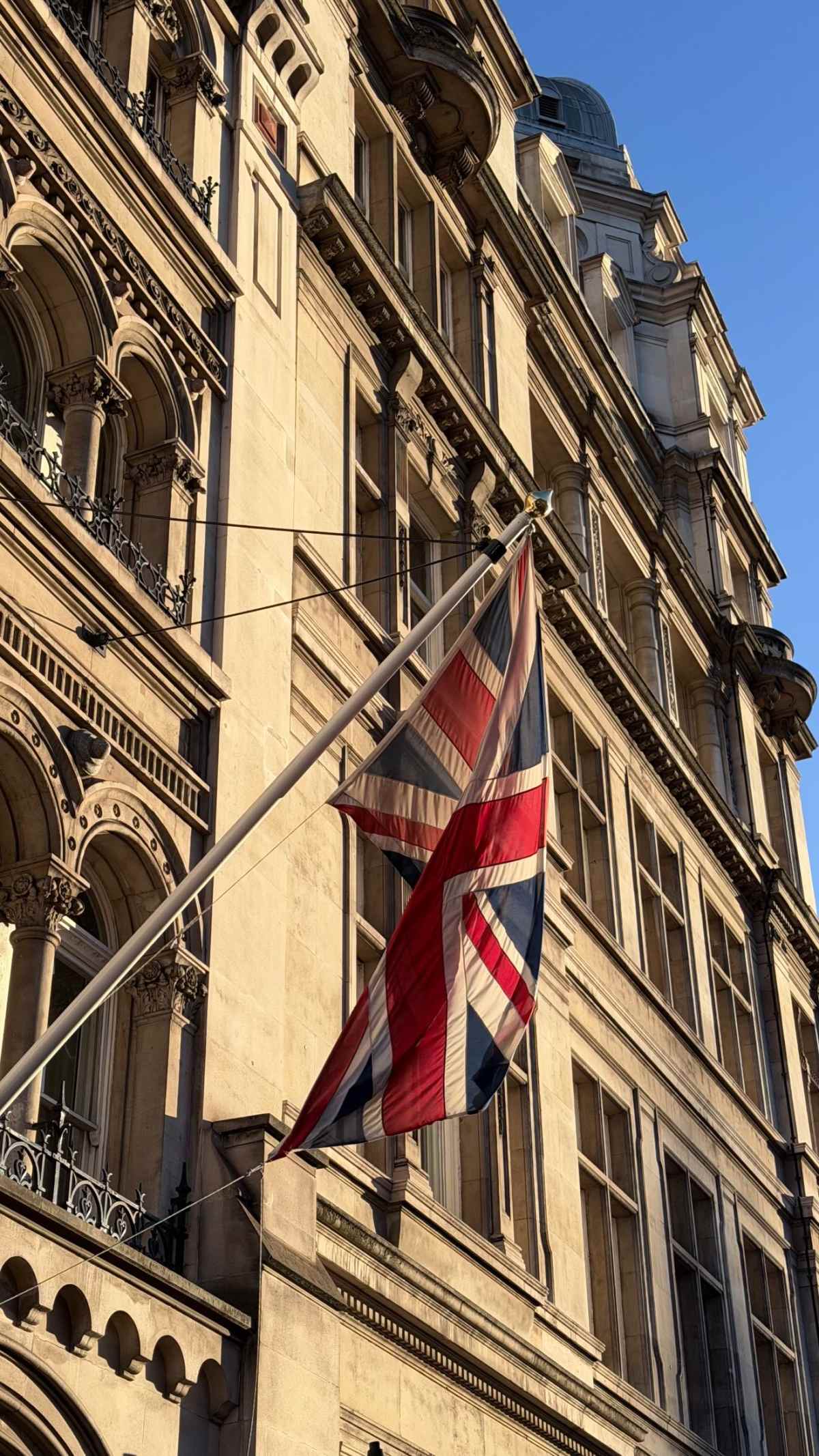 Η ανάρτηση της Ιωάννας Τούνη από το Λονδίνο