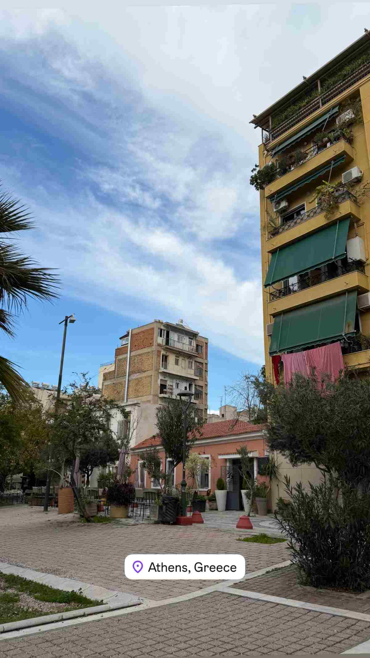 H ανάρτηση της Έμιλι Ραταϊκόφσκι από την Αθήνα