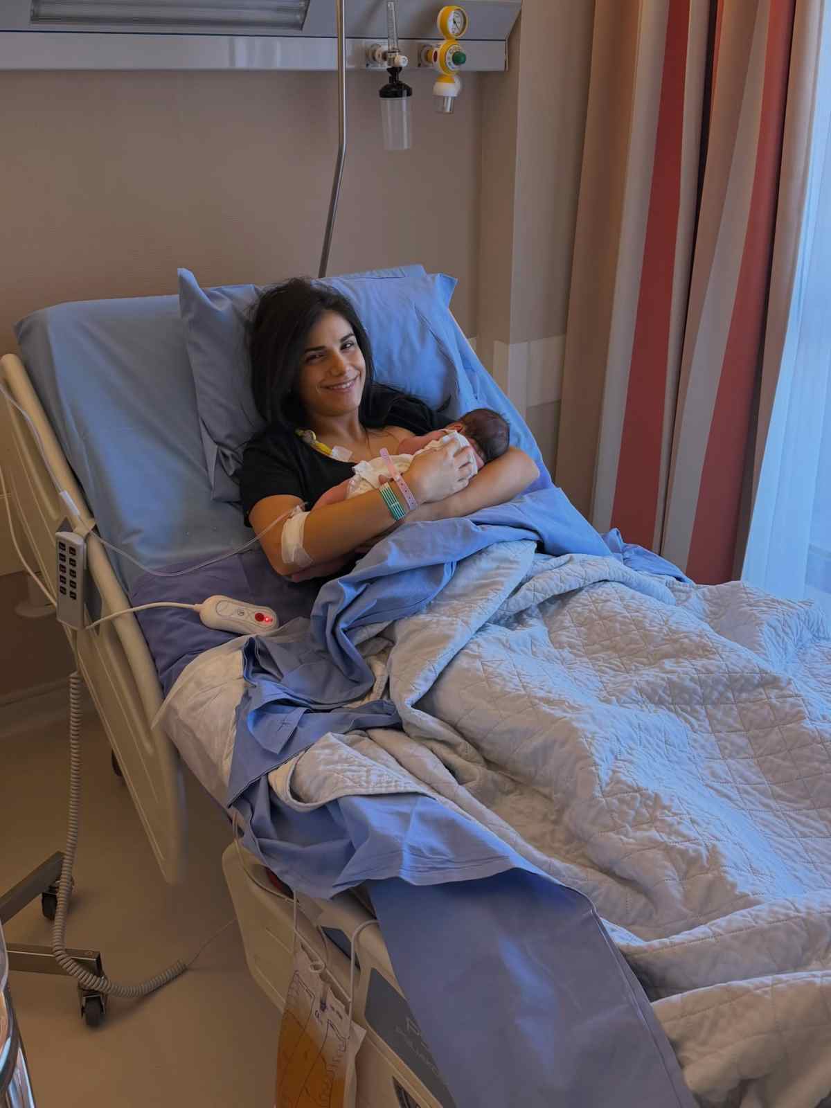 Η σύζυγος του Panou Dent, Κωνσταντίνα