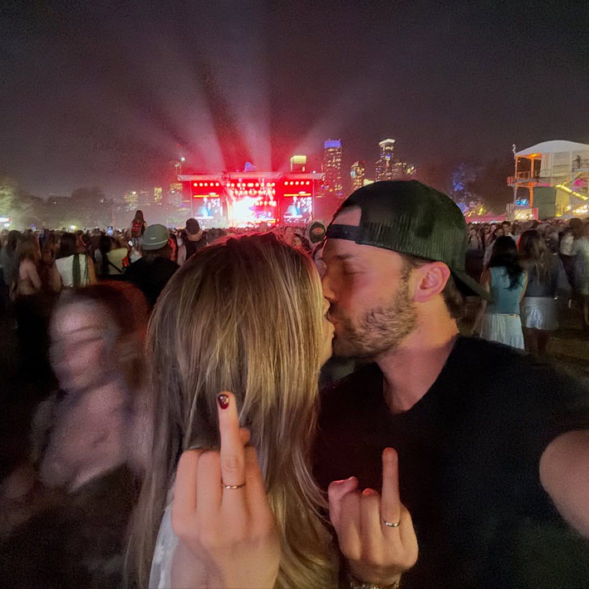 Αμαλία Κωστοπούλου, Jake Medwell