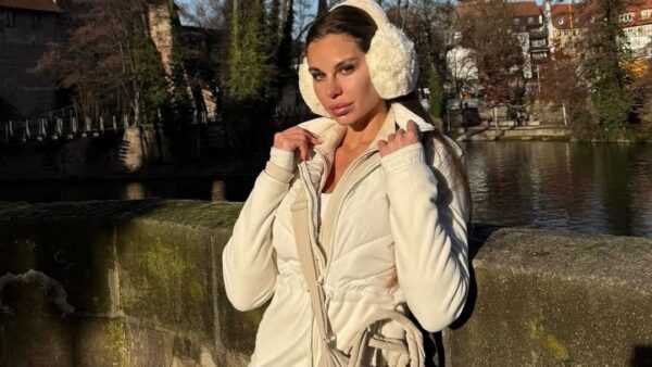 Έλενα Μπομπού