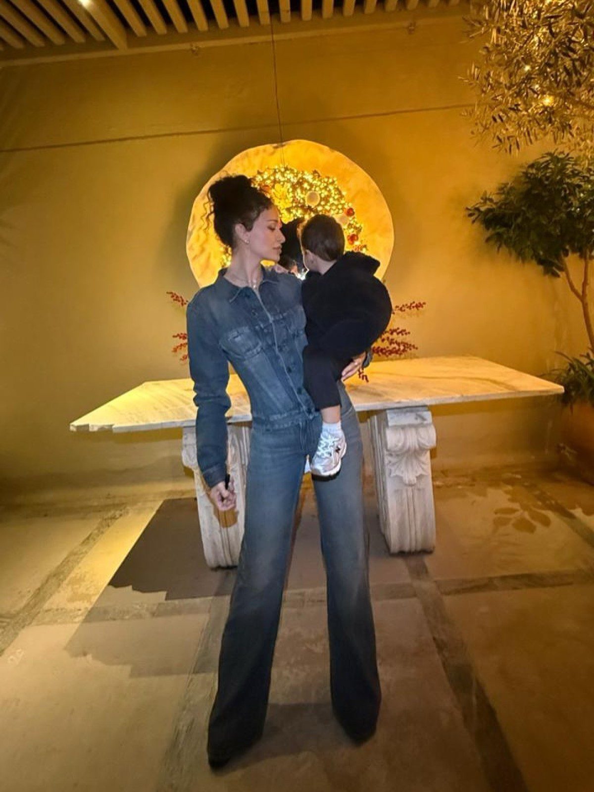 Η Ελένη Φουρέιρα με τον γιο της