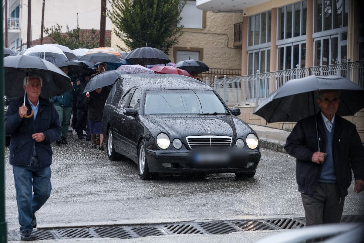 Κηδεία Αγάπης Μπούνοβα που έχασε τη ζωή της στο εργοστάσιο Βιολάντα