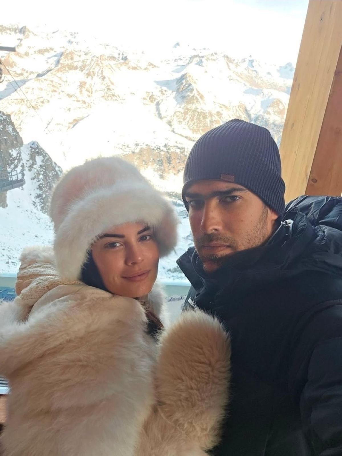 Η Μαρία Κορινθίου και ο Γιώργος Καραθανάσης στις Άλπεις