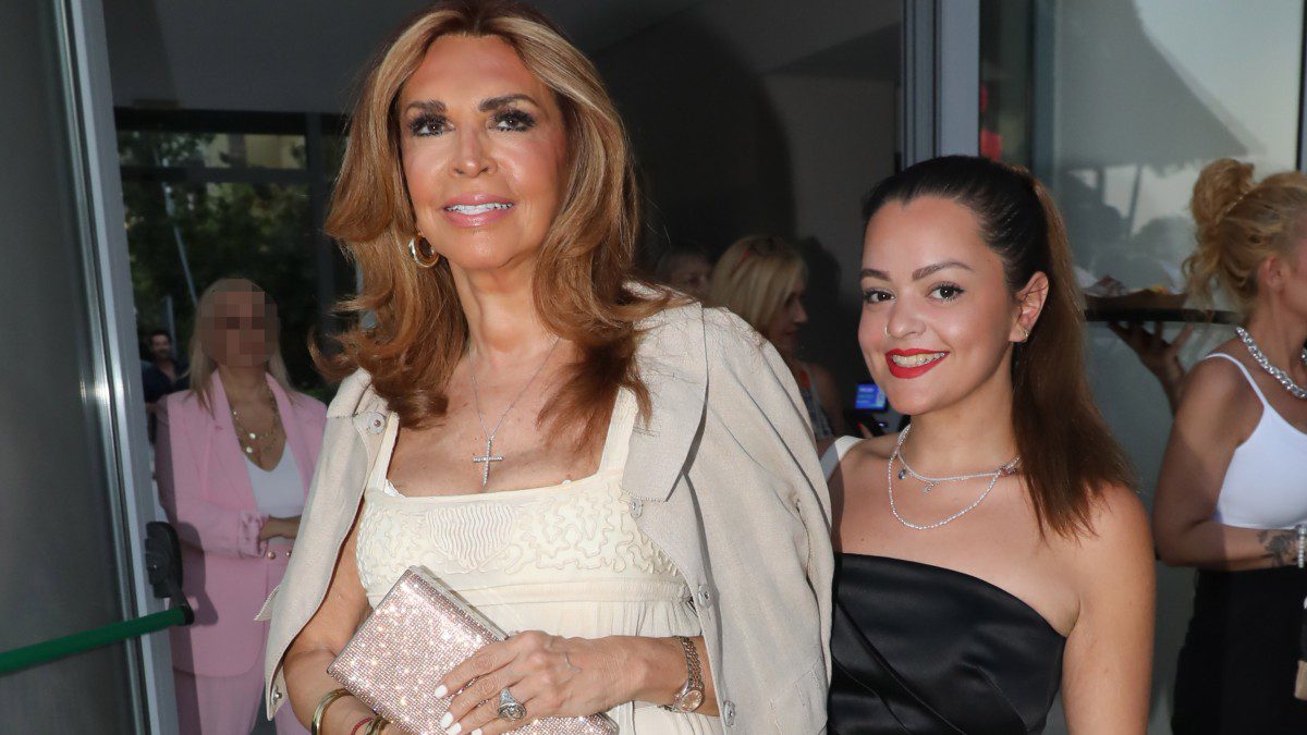 Η Μιμή Ντενίση με την κόρη της, Μαριτίνα