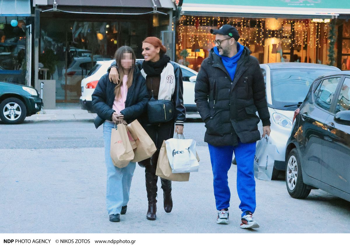 Η Νίνα Λοτσάρη με τον σύντροφο και την κόρη της