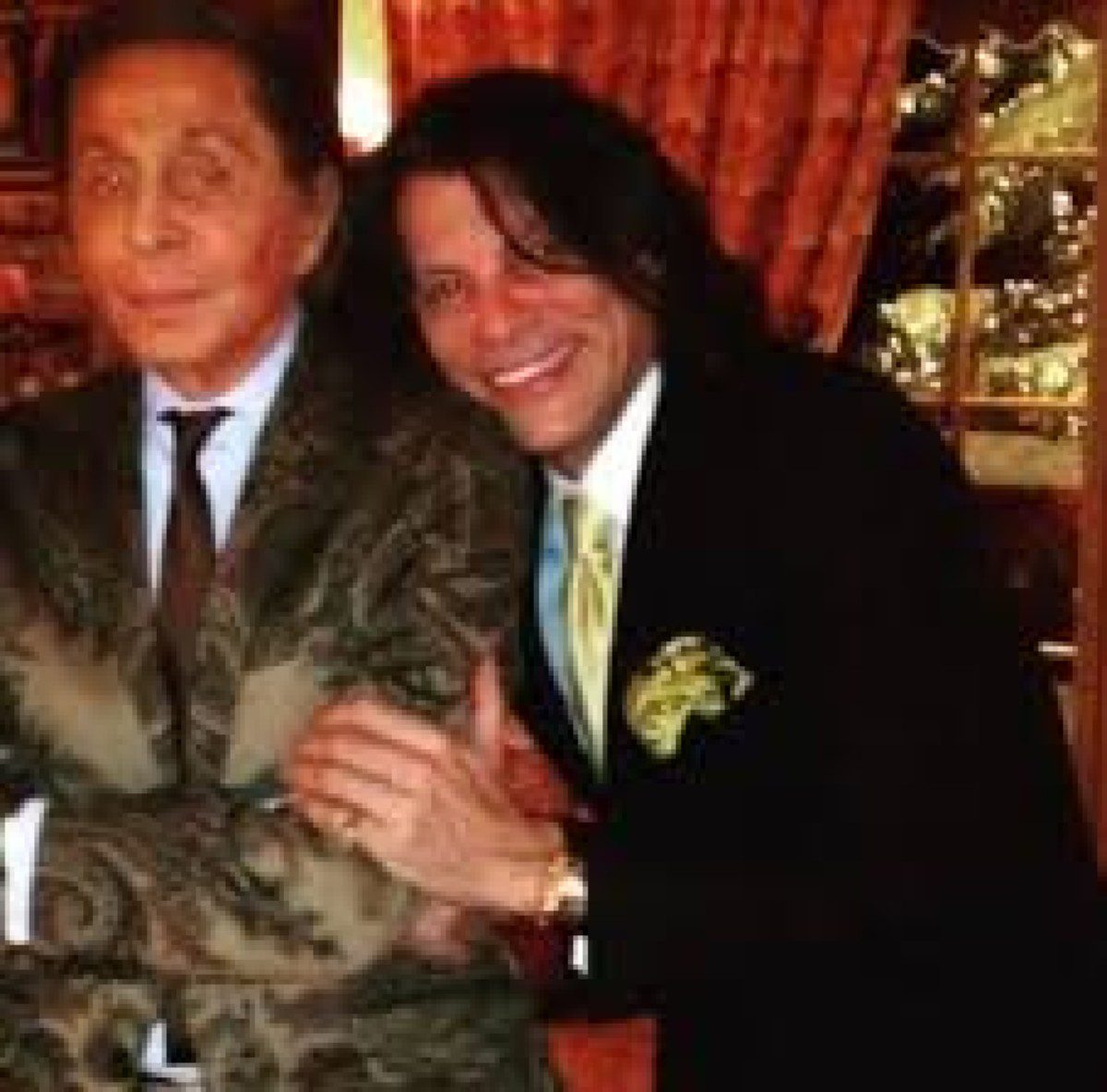 Ηλίας Ψινάκης, Βαλεντίνο