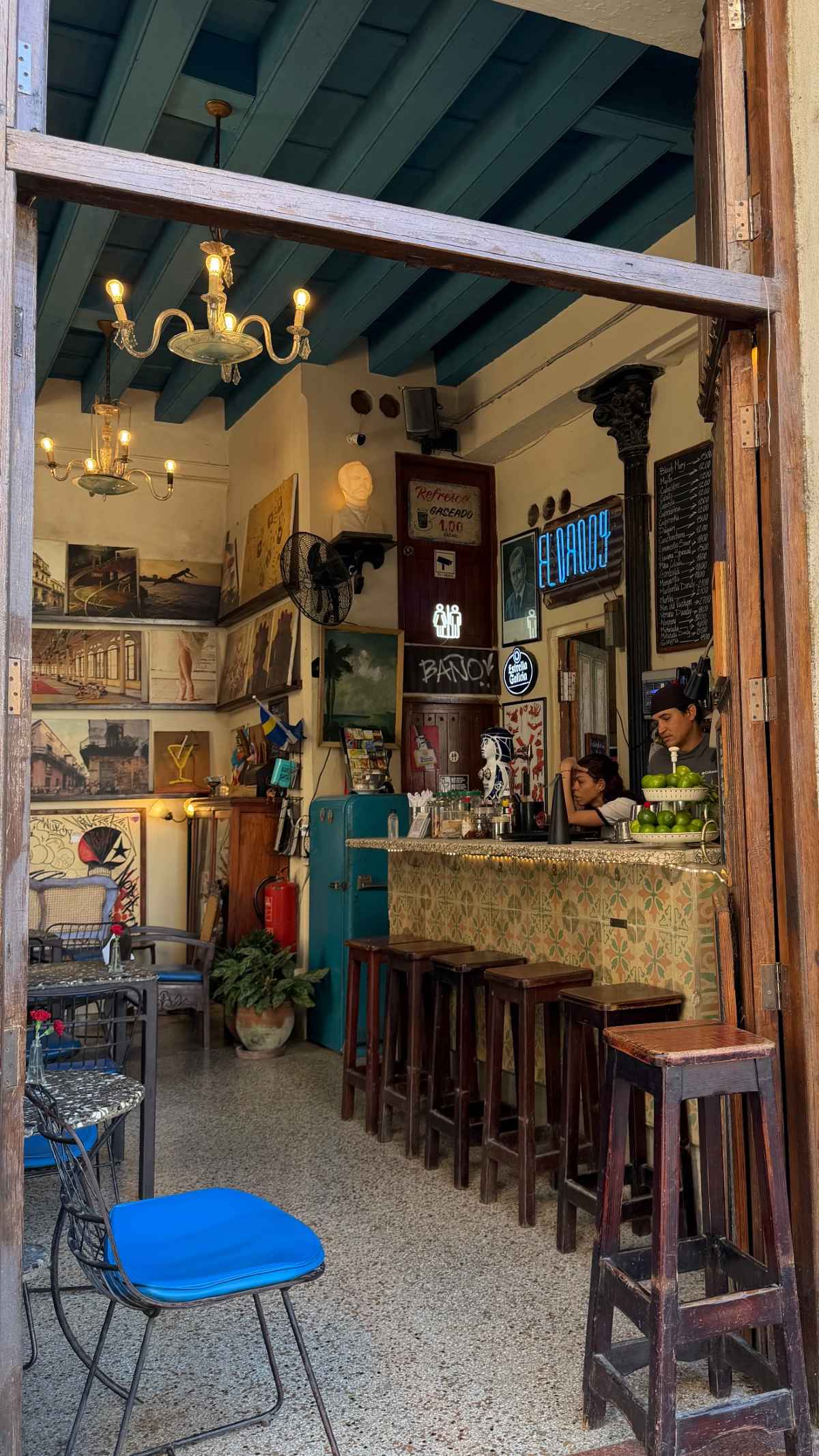 Ο Κωνσταντίνος Βασάλος και η Δανάη Βαρθολομάτου στην Κούβα