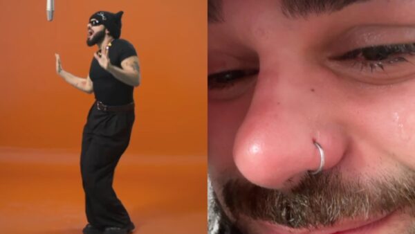 Ο Akylas δακρυσμένος