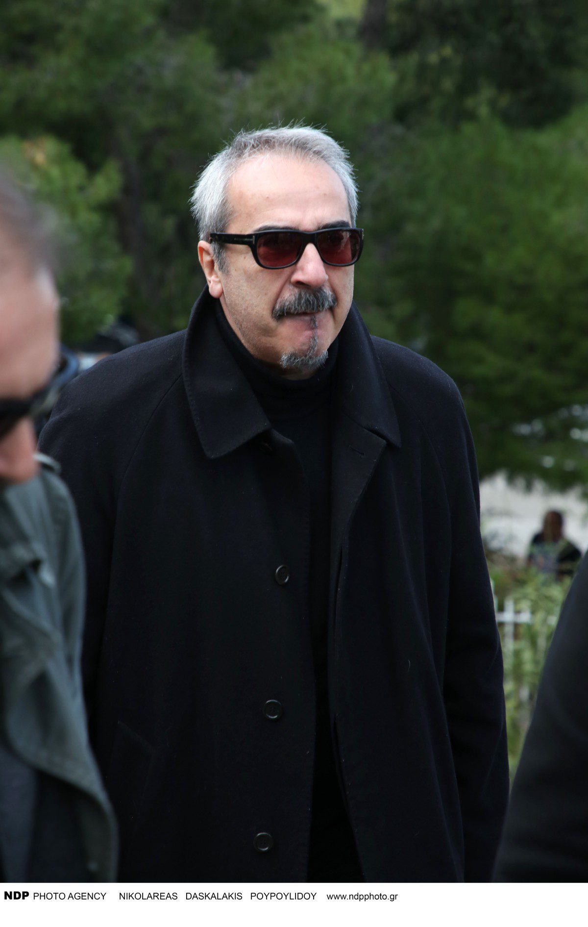 Ο Βαγγέλης Περρής στη κηδεία του Θέμου Αναστασιάδη