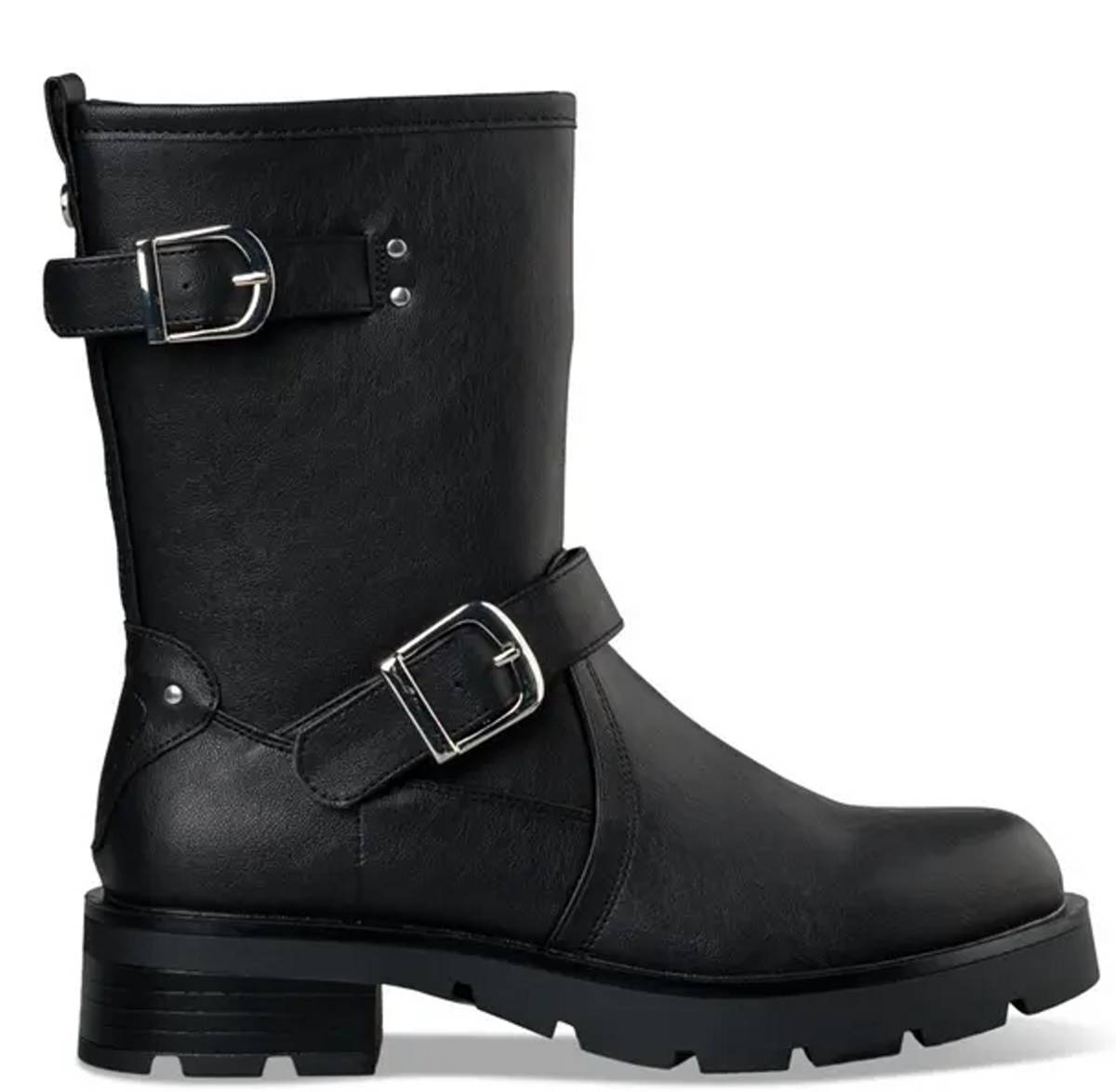 Αυτές οι μπότες έχουν γίνει εμμονή στο Instagram και η Βίκυ Καγιά επιβεβαιώνει