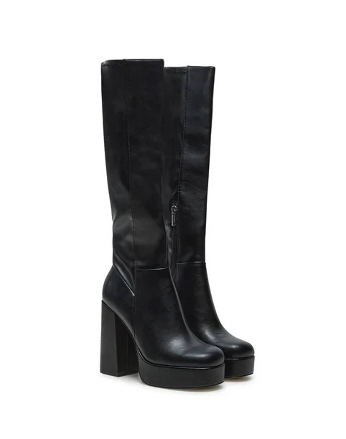 Ελεωνόρα Ζουγανέλη: Η total black εμφάνιση και οι 2 τάσεις που έκαναν τη διαφορά στο look