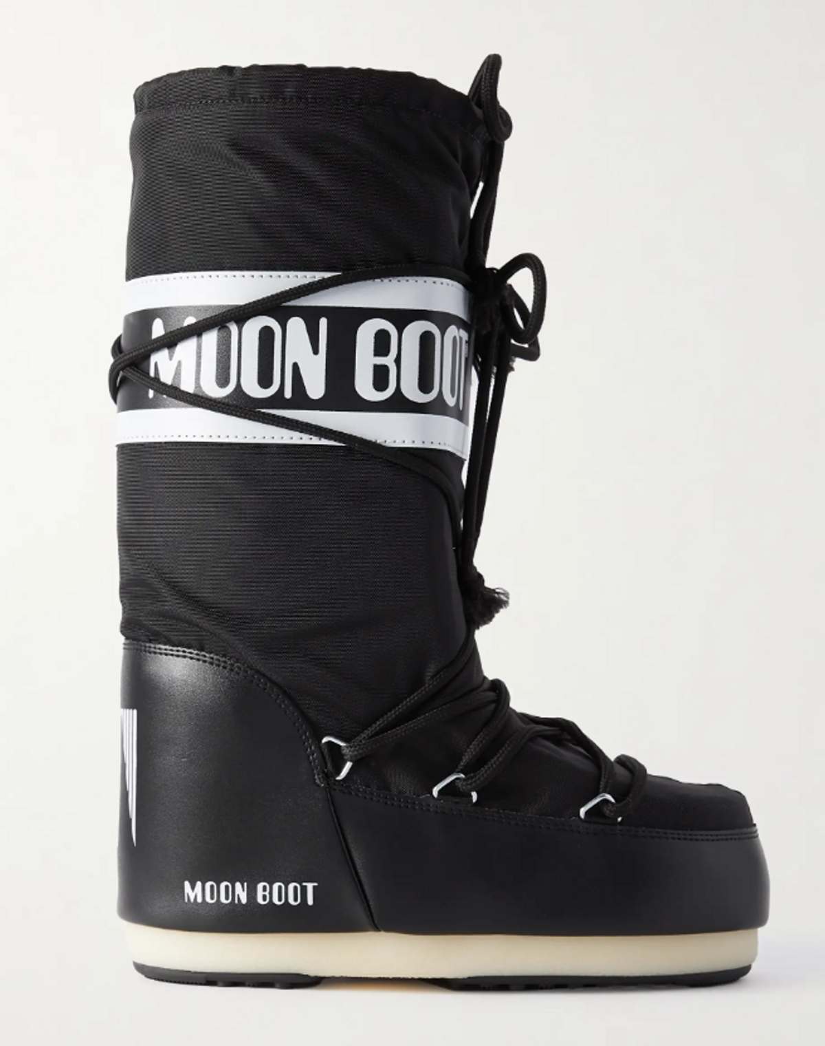 Αυτές οι snow boots της Ιωάννας Τούνη κάνουν statement και στην πόλη- Κοστίζουν 185 ευρώ