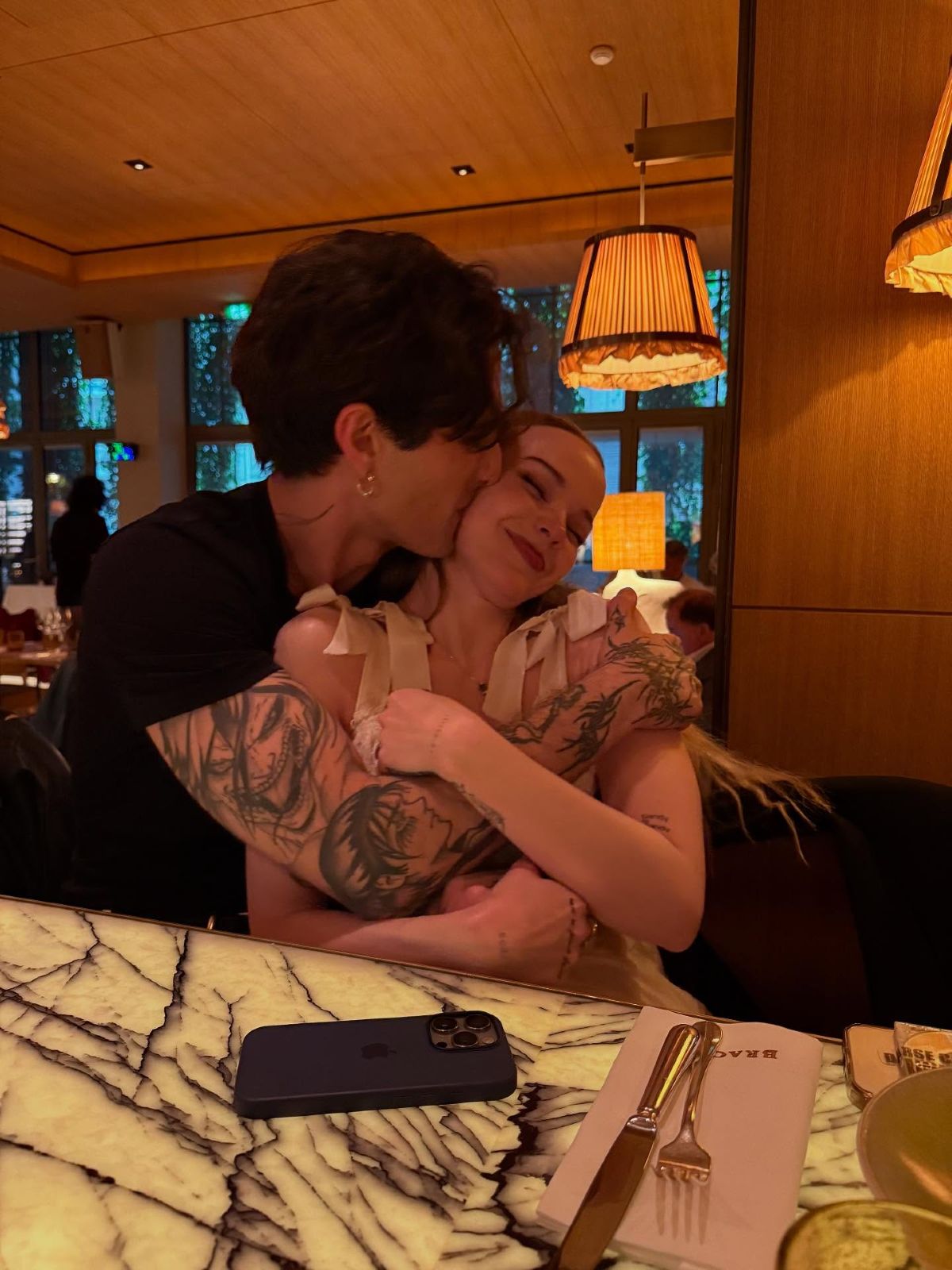 O Νταμιάνο Ντάβιντ  με τη σύντροφό του