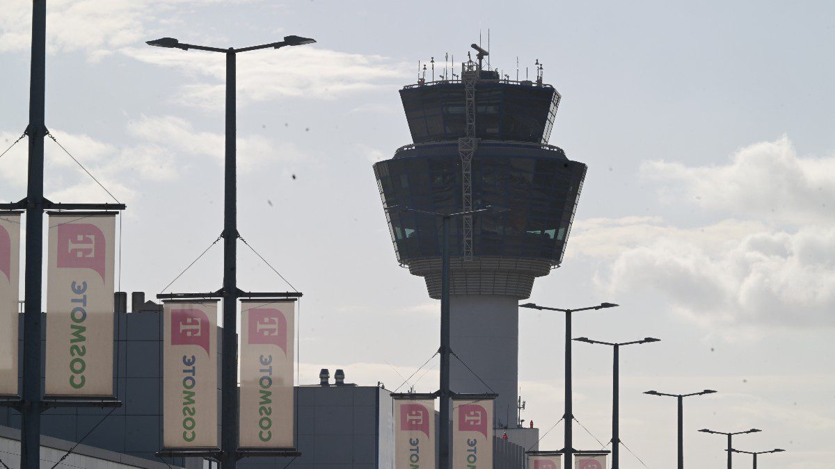 Black out στο FIR Αθηνών: Σοκαριστικό βίντεο - Δύο επιβατικά αεροσκάφη σε πορεία σύγκρουσης για 18 λεπτά!