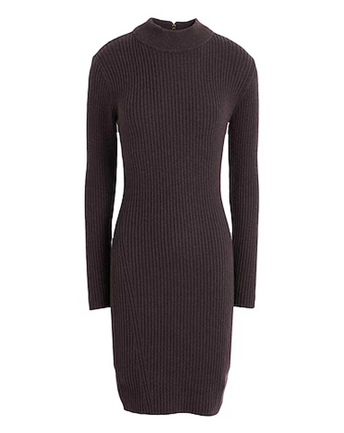 Η Σταματίνα Τσιμτσιλή έκανε το πλεκτό φόρεμα βραδινό statement με έναν απρόσμενο συνδυασμό παπουτσιών