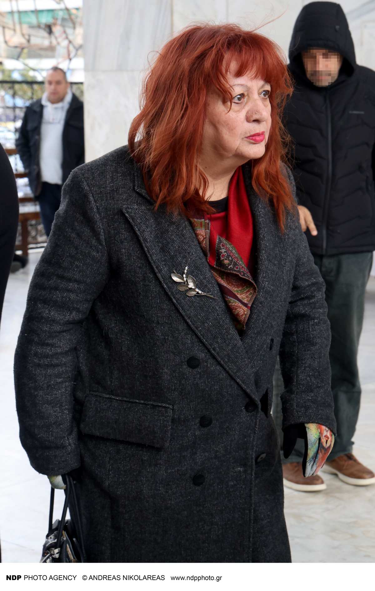 Η Μαίρη Ραζή στη κηδεία της Μέλπως Ζαρόκωστα