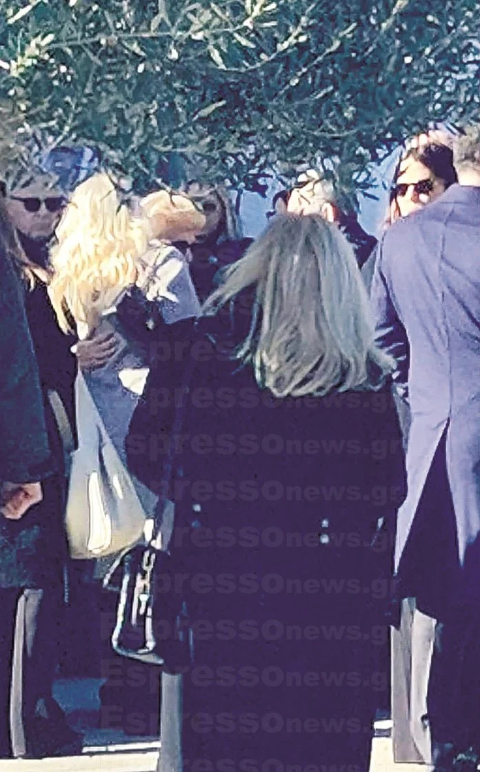 μενεγάκη τίνα