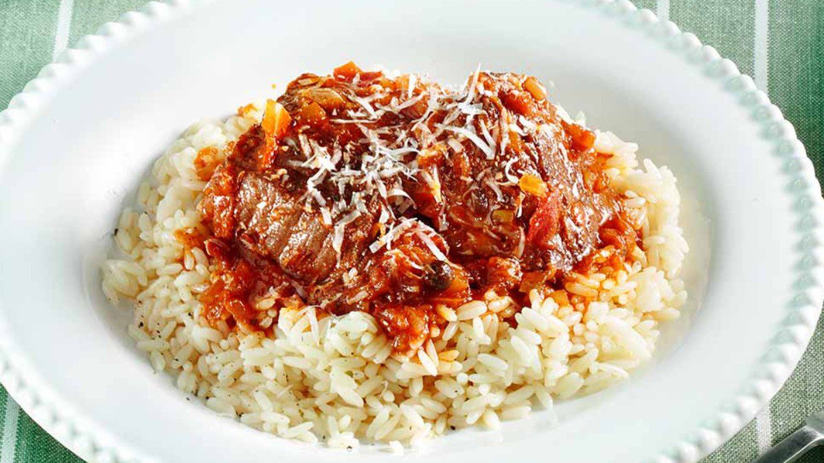 Μοσχαράκι κοκκινιστό