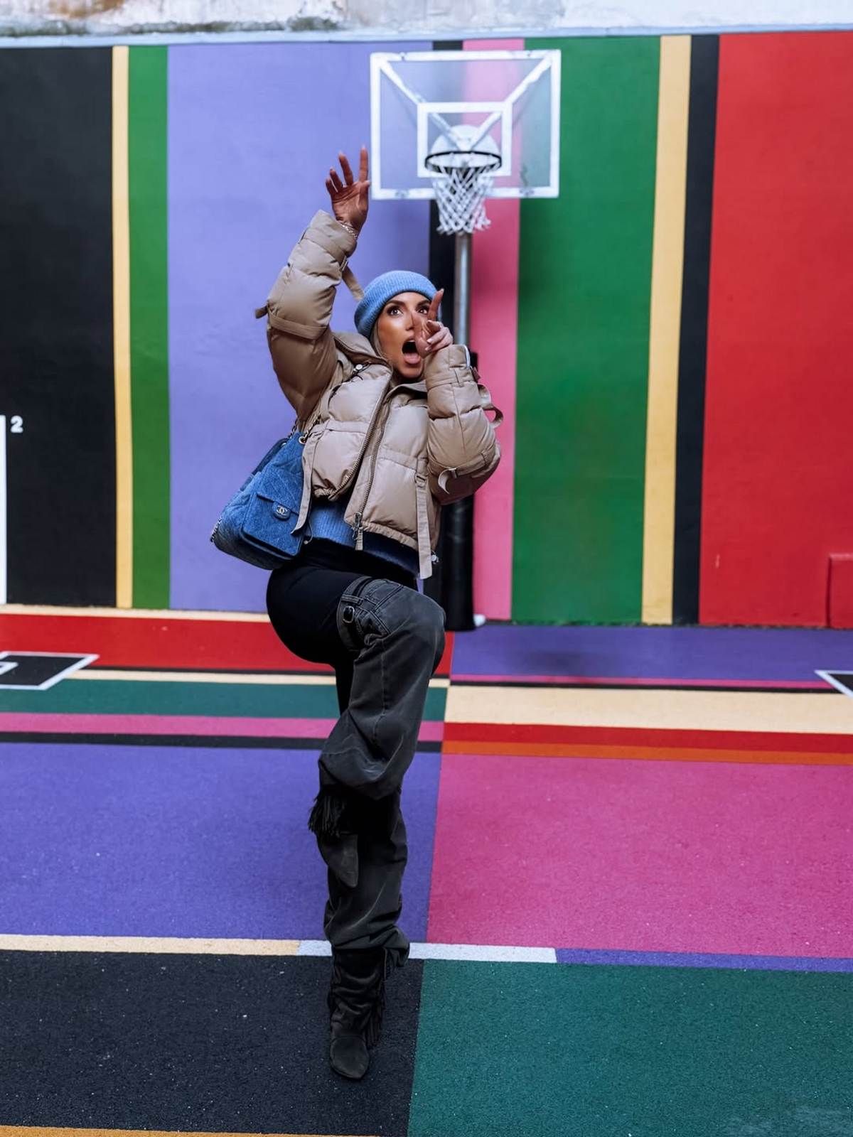 H Αθηνά Οικονομάκου στο παρίσι