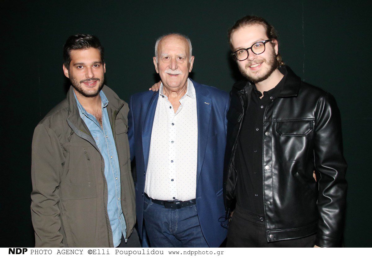 Ο Γιώργος Παπαδάκης με τους γιος, Φοίβο και Ιάσονα 