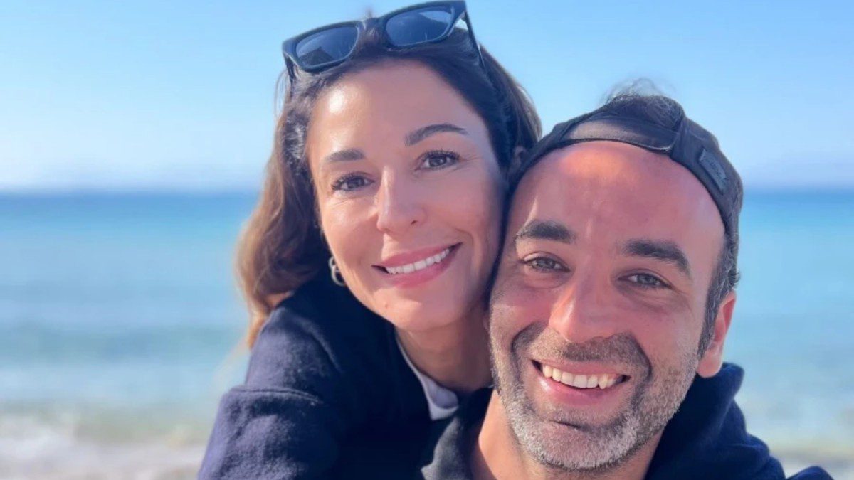 παπουτσάκη θάνος