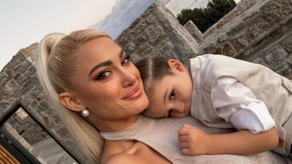 Ιωάννα Τούνη, Πάρης