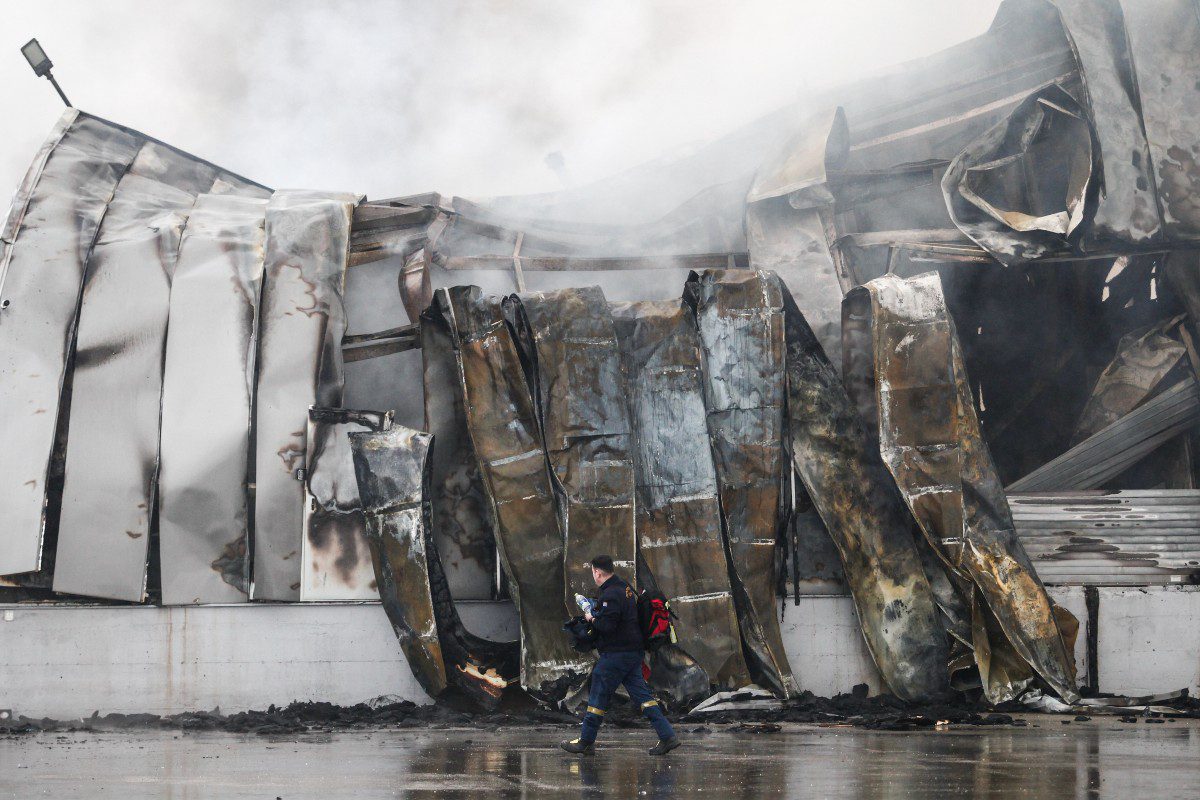 Φωτιά στο εργοστάσιο Βιολάντα: Το X θρηνεί - «Να φύγεις για δουλειά, να πεις στον άνθρωπό σου θα τα πούμε μετά και να μην τον ξαναδείς ποτέ»